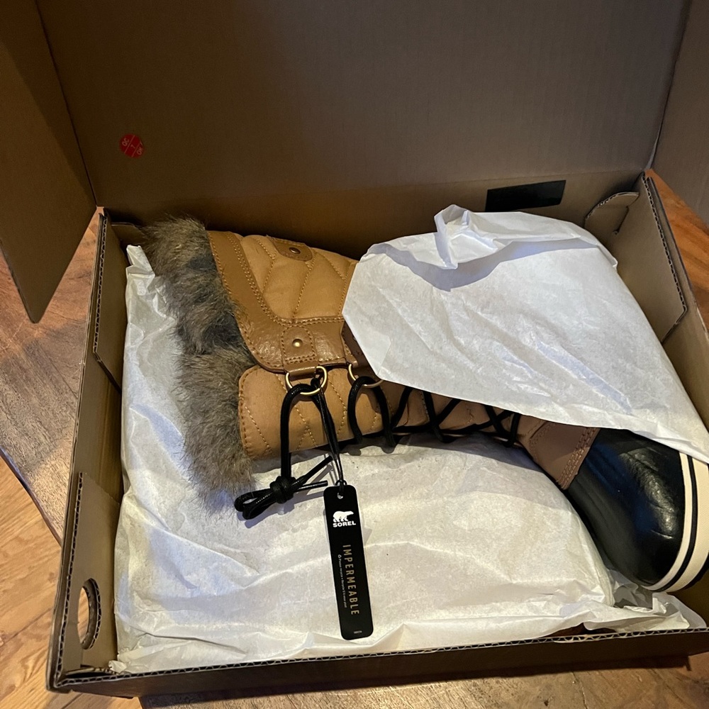Sorel waterproof boots - Picture 8 of 9
